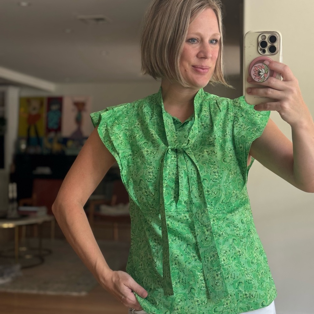 Derek Lam Crosby 10 Nora Green Paisley Ruffle Sleeve Top Size Medium Tie Shirt